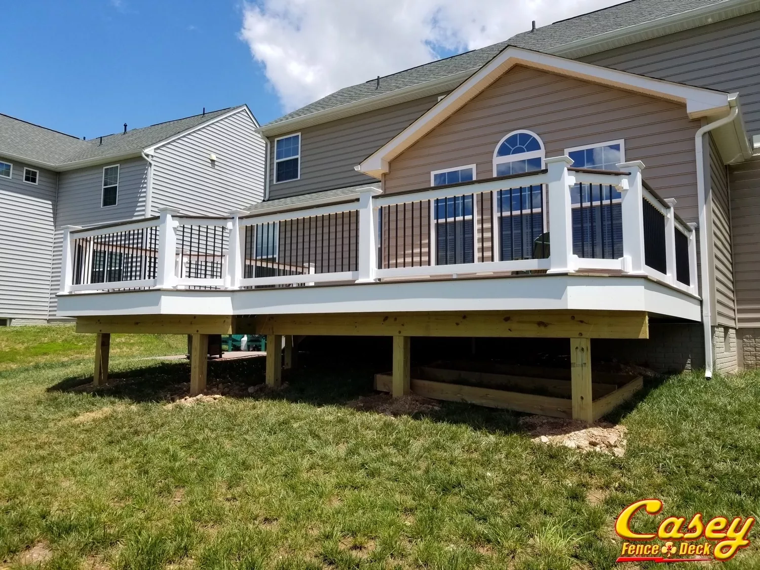 Lake Linganore Deck with Octagon and Chestnut Border