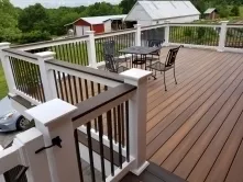 Beautiful Deck in Woodsboro MD with Chestnut Double Picture Frame Border