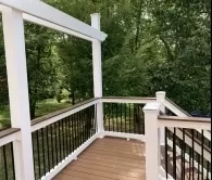 Gorgeous deck with Trellis in Woodridge section of Lake Linganore