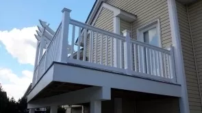 Parallel Support Beam Accentuates Trapezoid Design